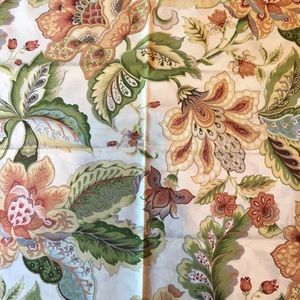 4 17” square napkins. Front and back fabric shown in pictures. Never used!